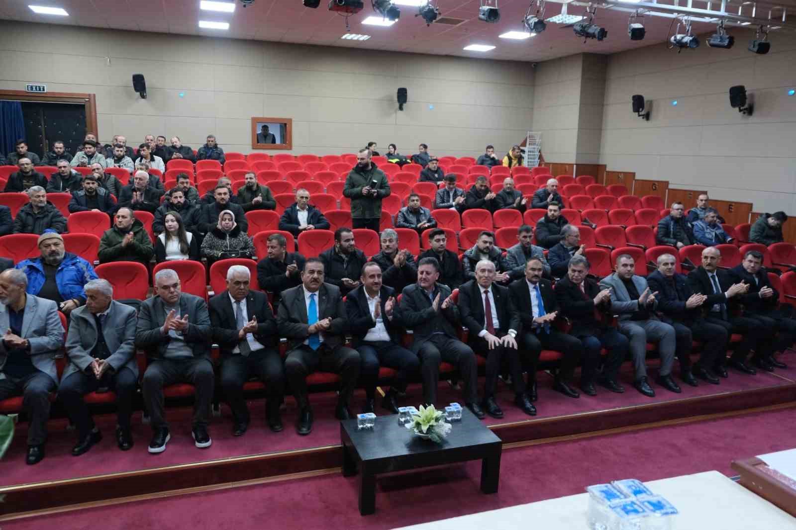 İncesu Şoförler ve Otomobilciler Odası’nda Büyüköz güven tazeledi
