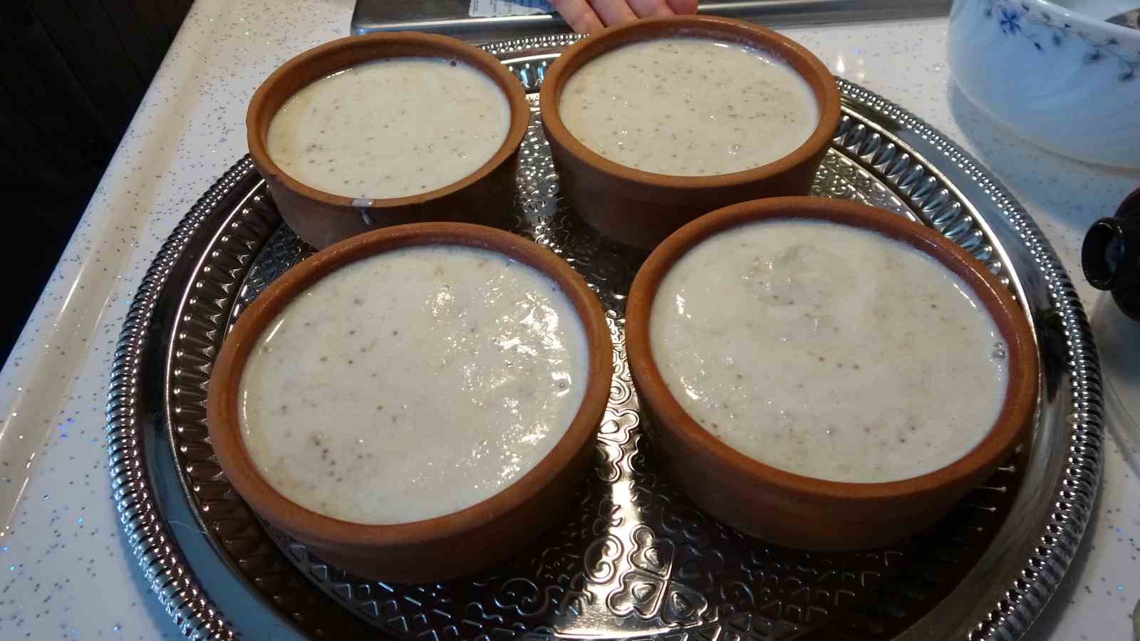 İncir uyutması, adını 2-3 saat uykuya bırakılmasından alıyor, geleneksel tadıyla sofraları süslüyor
