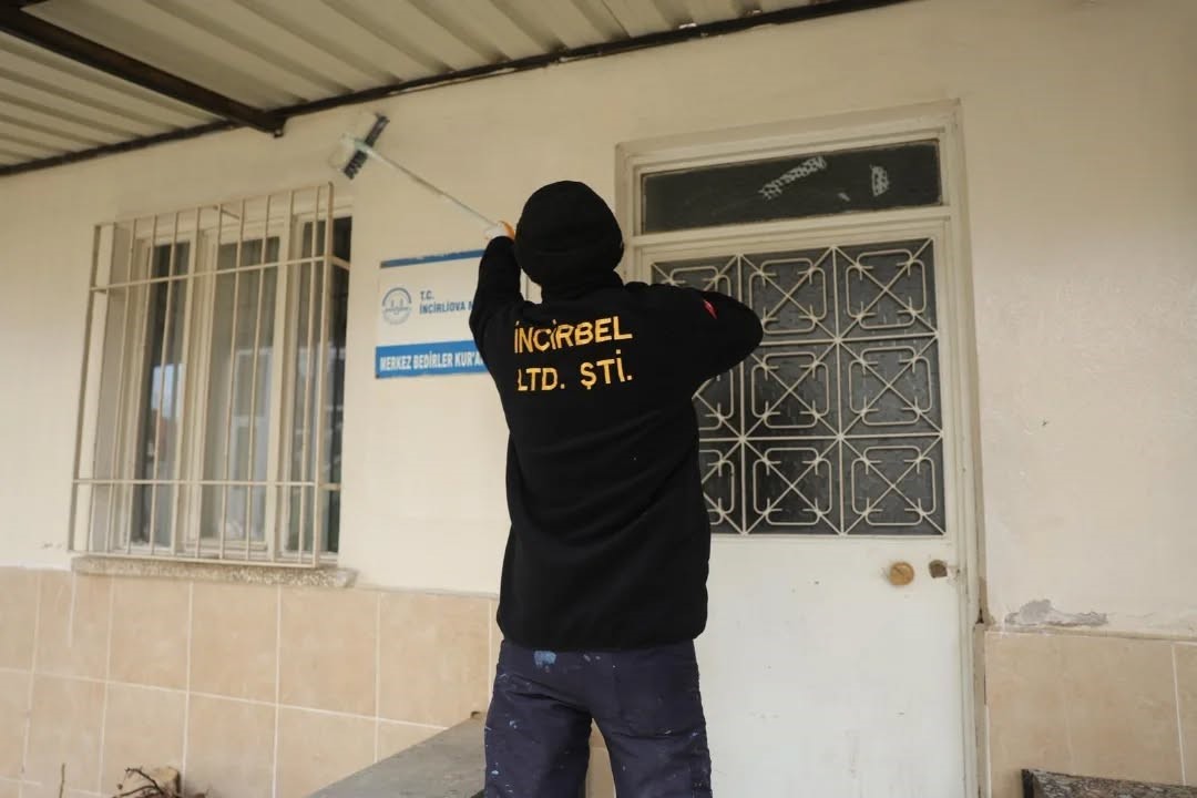 İncirliova Belediyesi’nden camilerde Ramazan temizliği
İncirliova Belediyesi’nden camilerde Ramazan temizliği