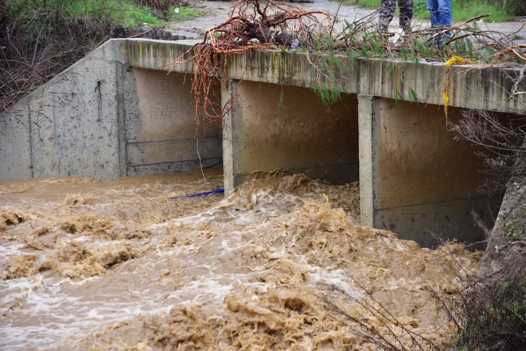 İncirliova Belediyesi’nden yağışa hızlı müdahale
