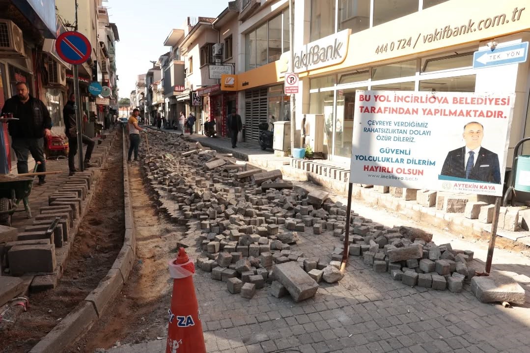 İncirliova’da Fevzi Paşa Caddesi yenileniyor

