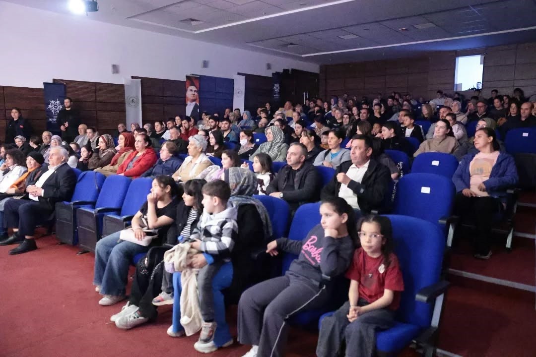 İncirliova’da "Kader Böyleymiş" oyunu sahnelendi
