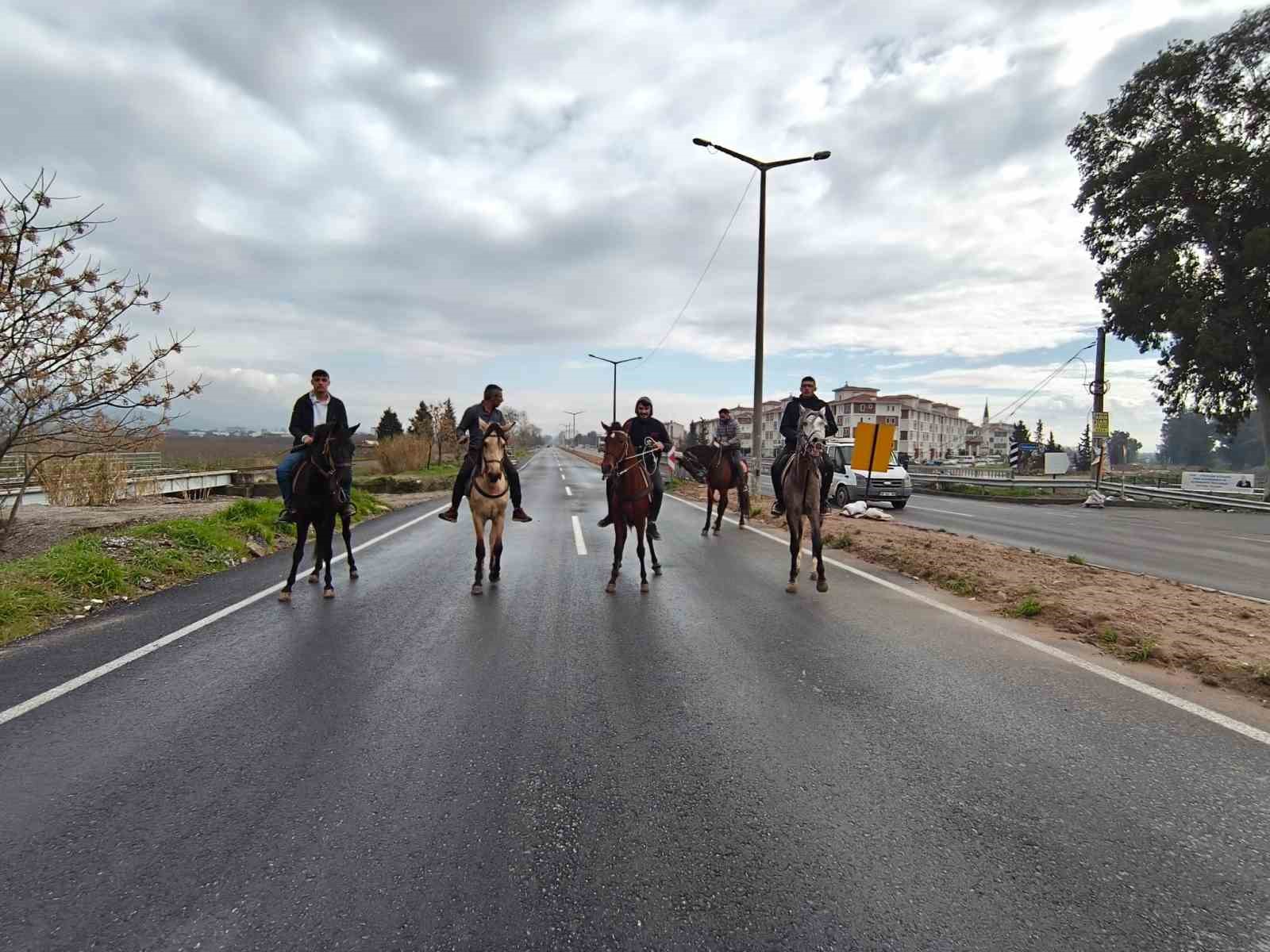 İncirliova’da Rahvan atları yarışlara hazırlanıyor
