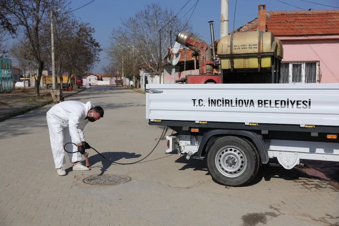 İncirliova’da sinekle mücadele başladı
