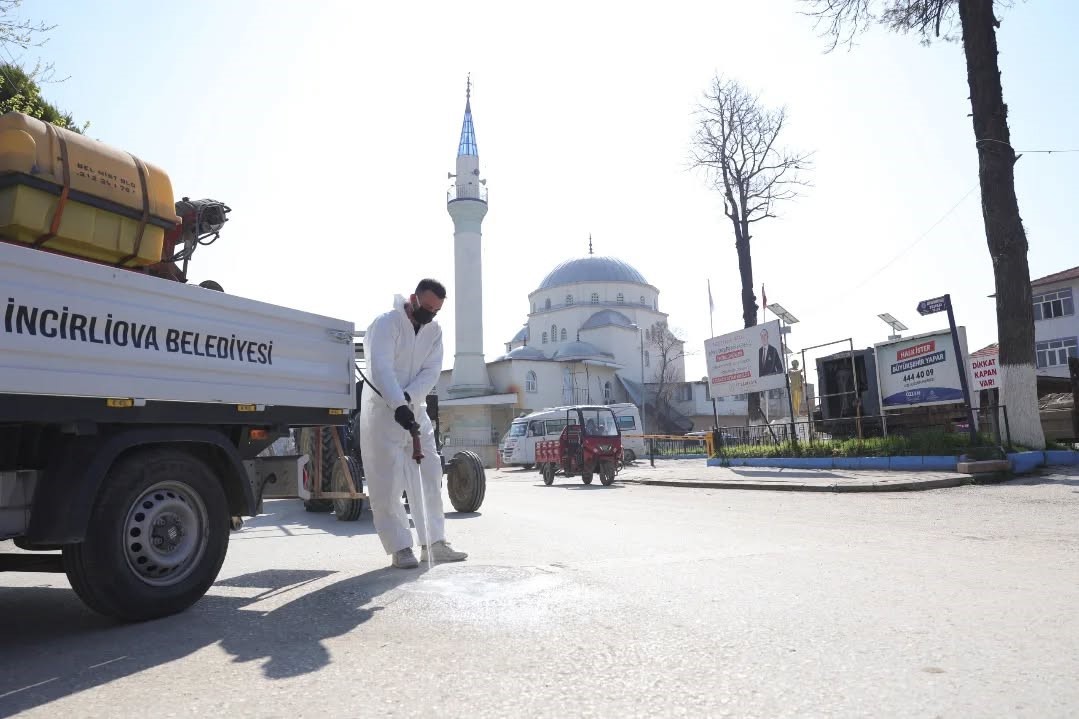 İncirliova’da sinekle mücadele başladı
