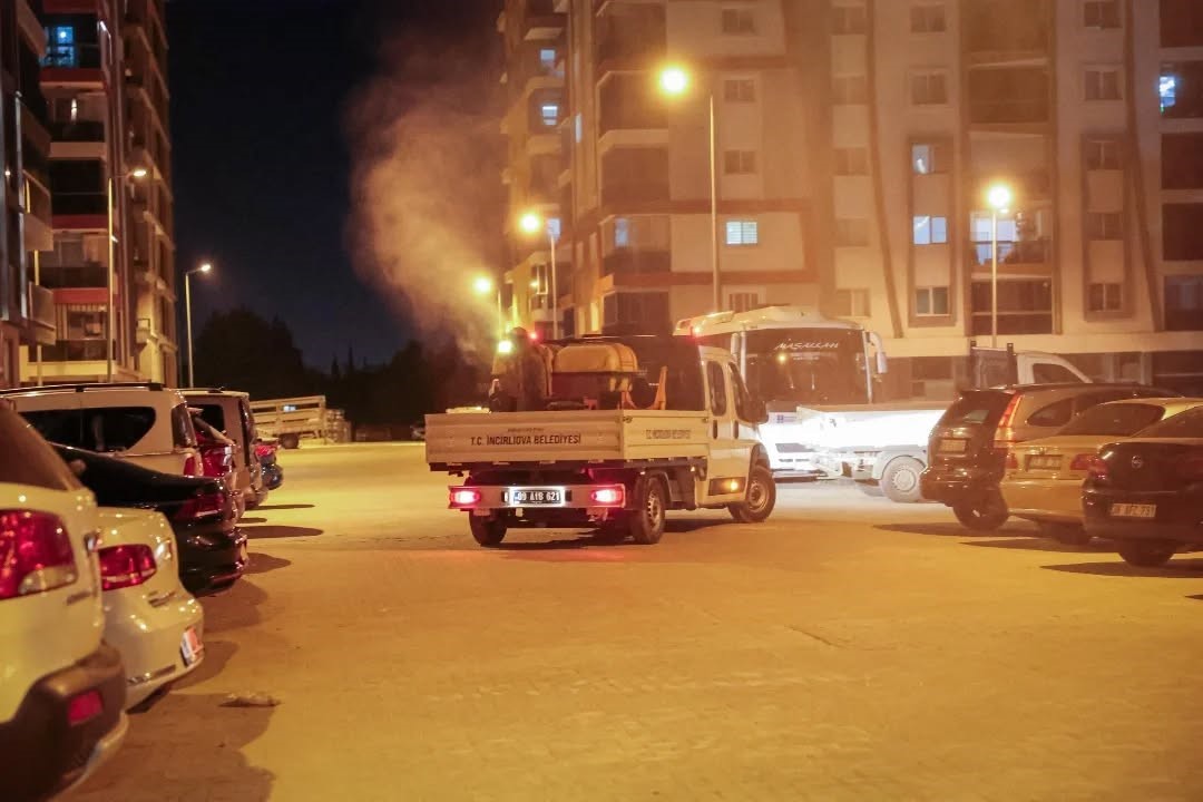 İncirliova’da sivrisinek ve haşereye karşı mesai sürüyor
