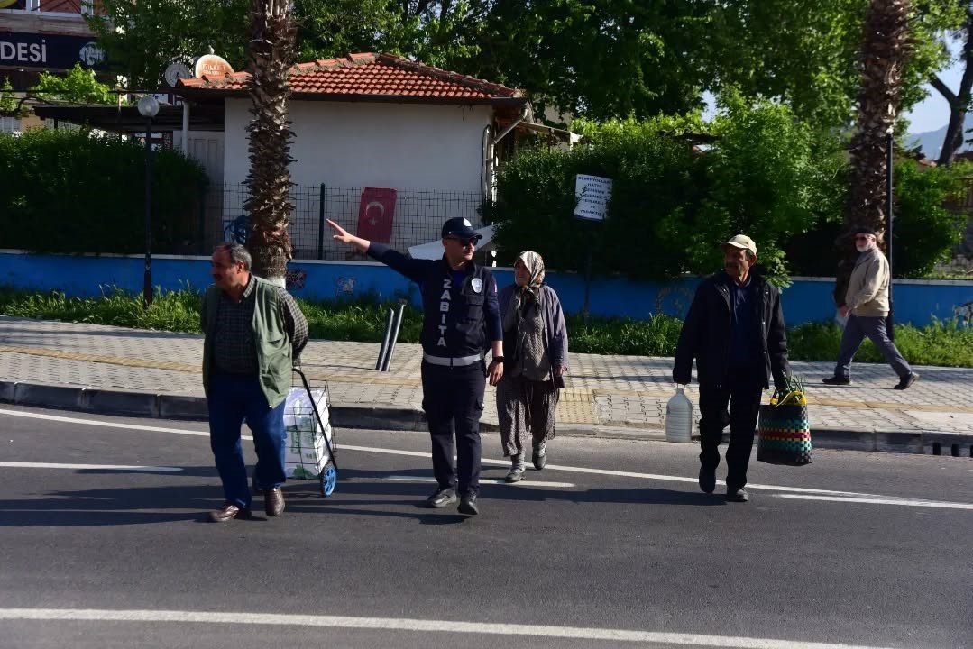 İncirliova’da zabıta ekipleri vatandaşlar için sahada
