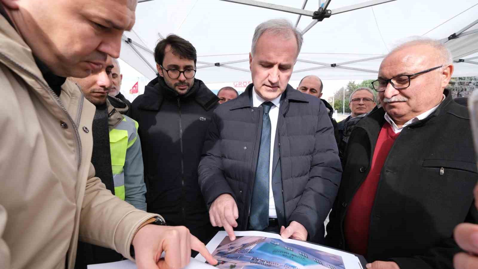 İnegöl Belediyesi yeni havuz için çalışmalara başladı
İnegöl Belediyesi yeni havuz için çalışmalara başladı
