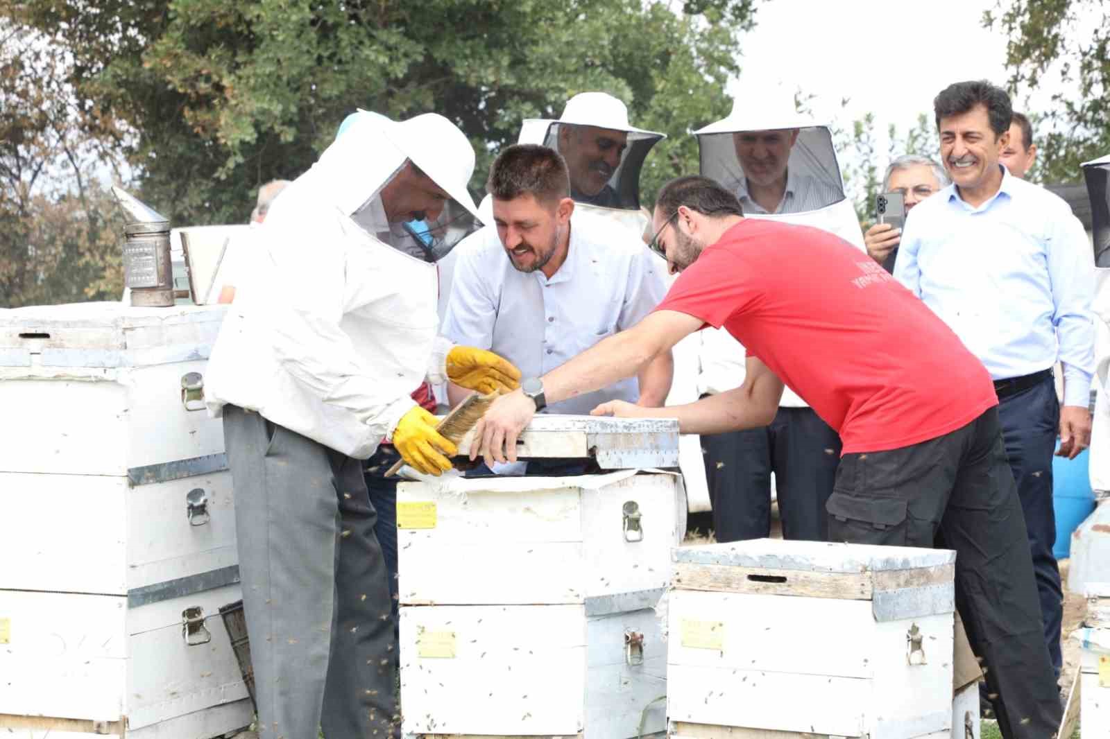 İnegöl Belediyesi’nden tarıma ve üreticiye tam destek
İnegöl Belediyesi’nden tarıma ve üreticiye tam destek