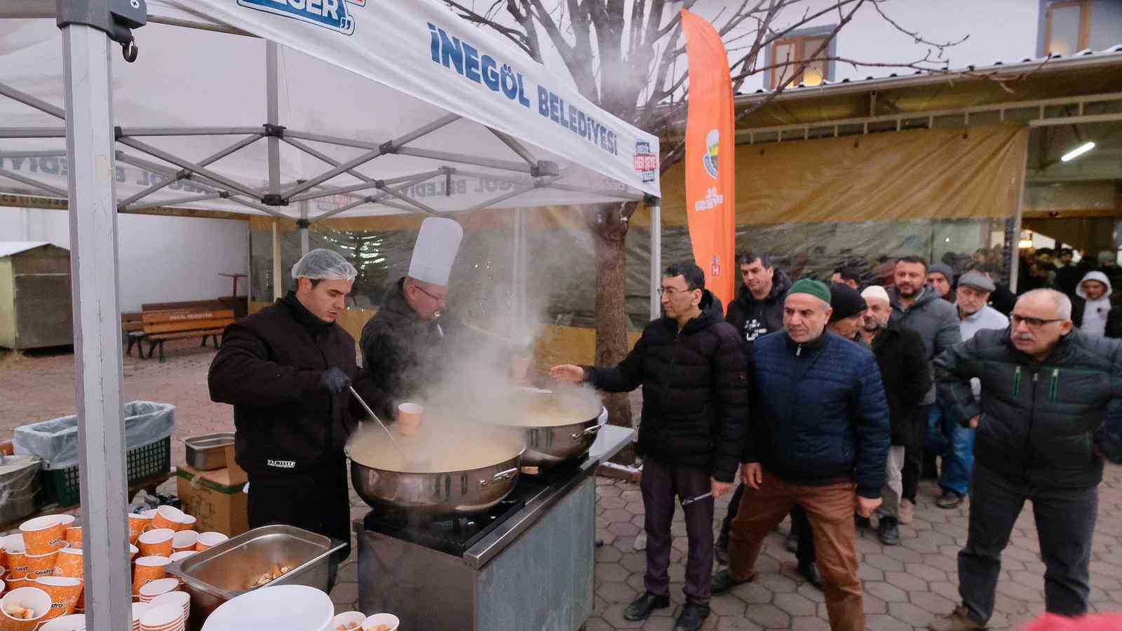 İnegöl yeni yılın ilk sabah namazında buluştu
