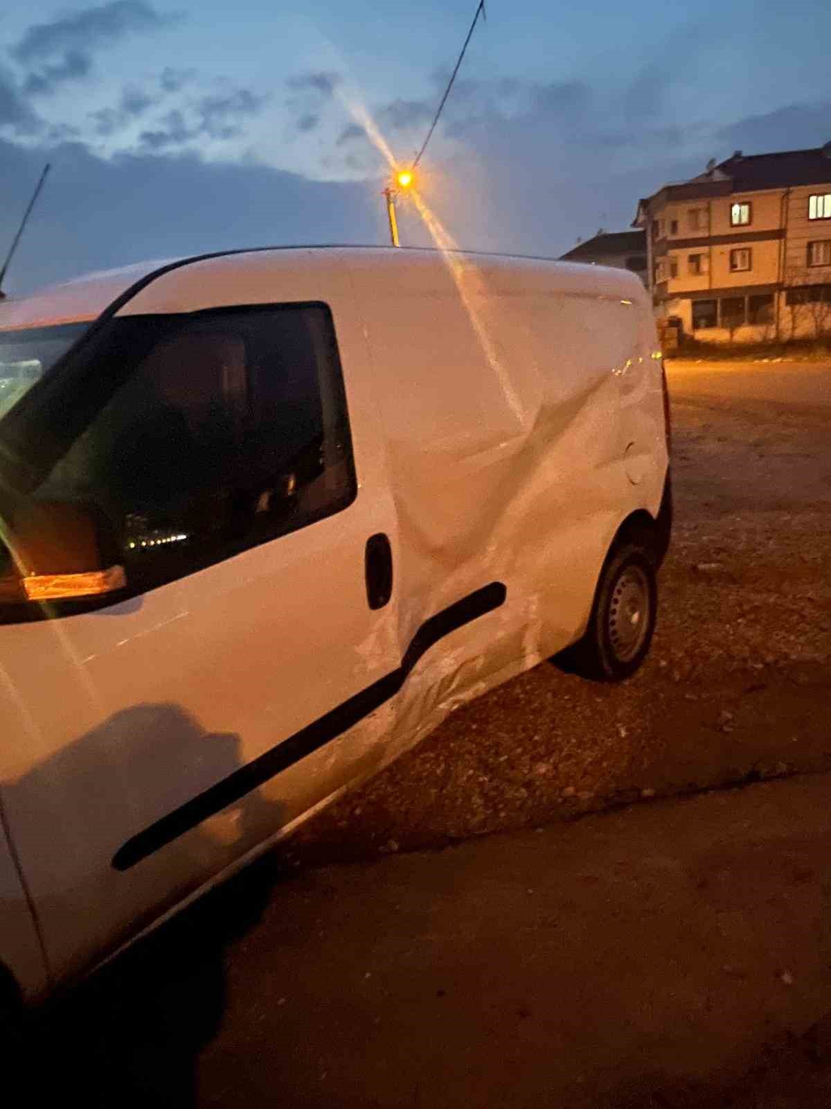İnegöl’de araçlar çarpıştı: 2 yaralı
