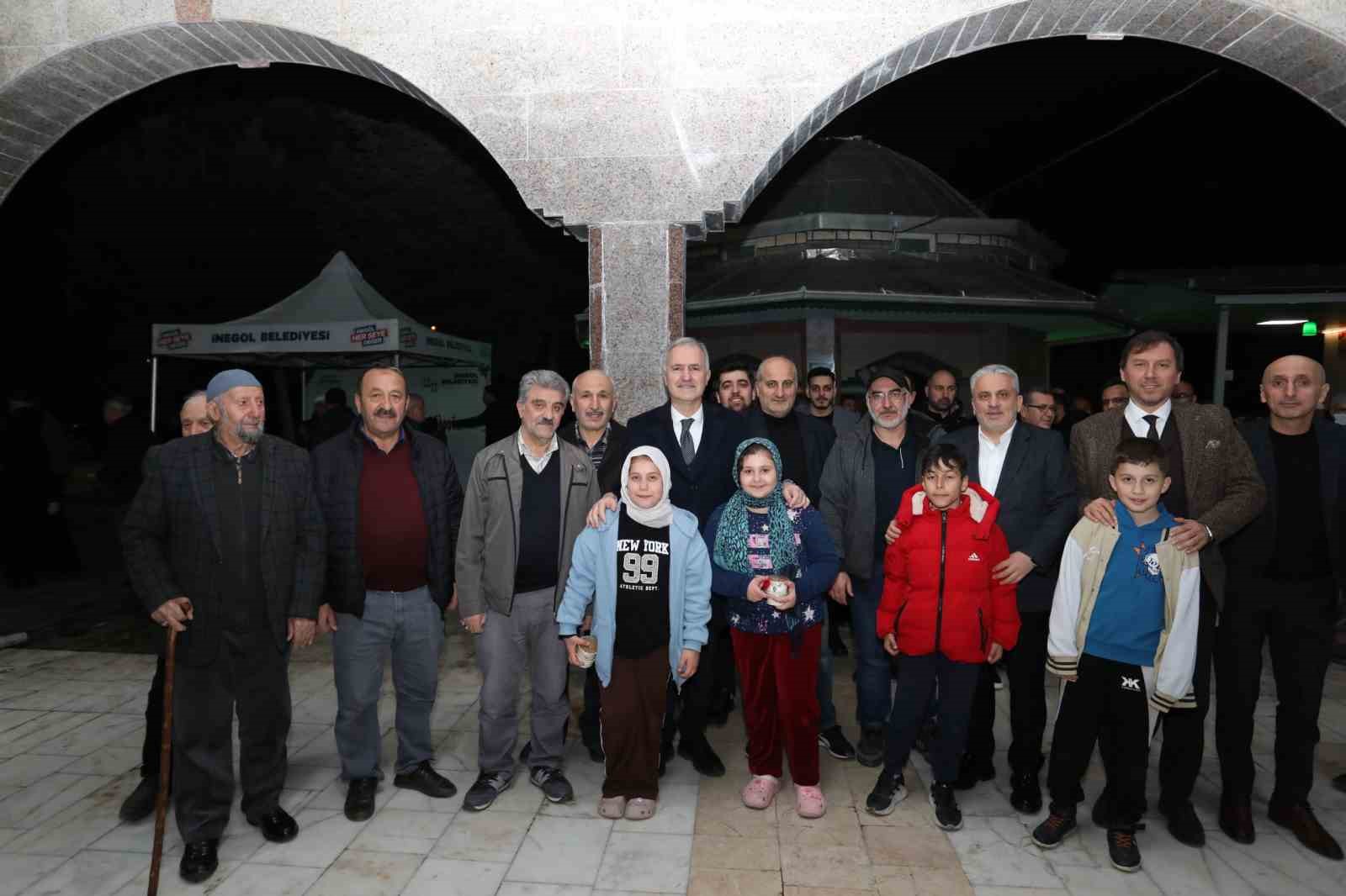 İnegöl’de birlik ve beraberlik sofrası kuruldu
İnegöl’de birlik ve beraberlik sofrası kuruldu