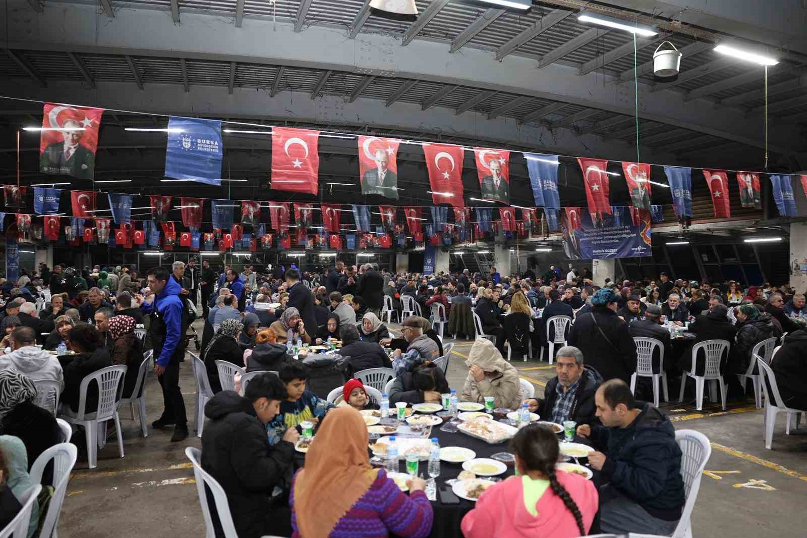 İnegöl’de Büyükşehir’le Ramazan bereketi
