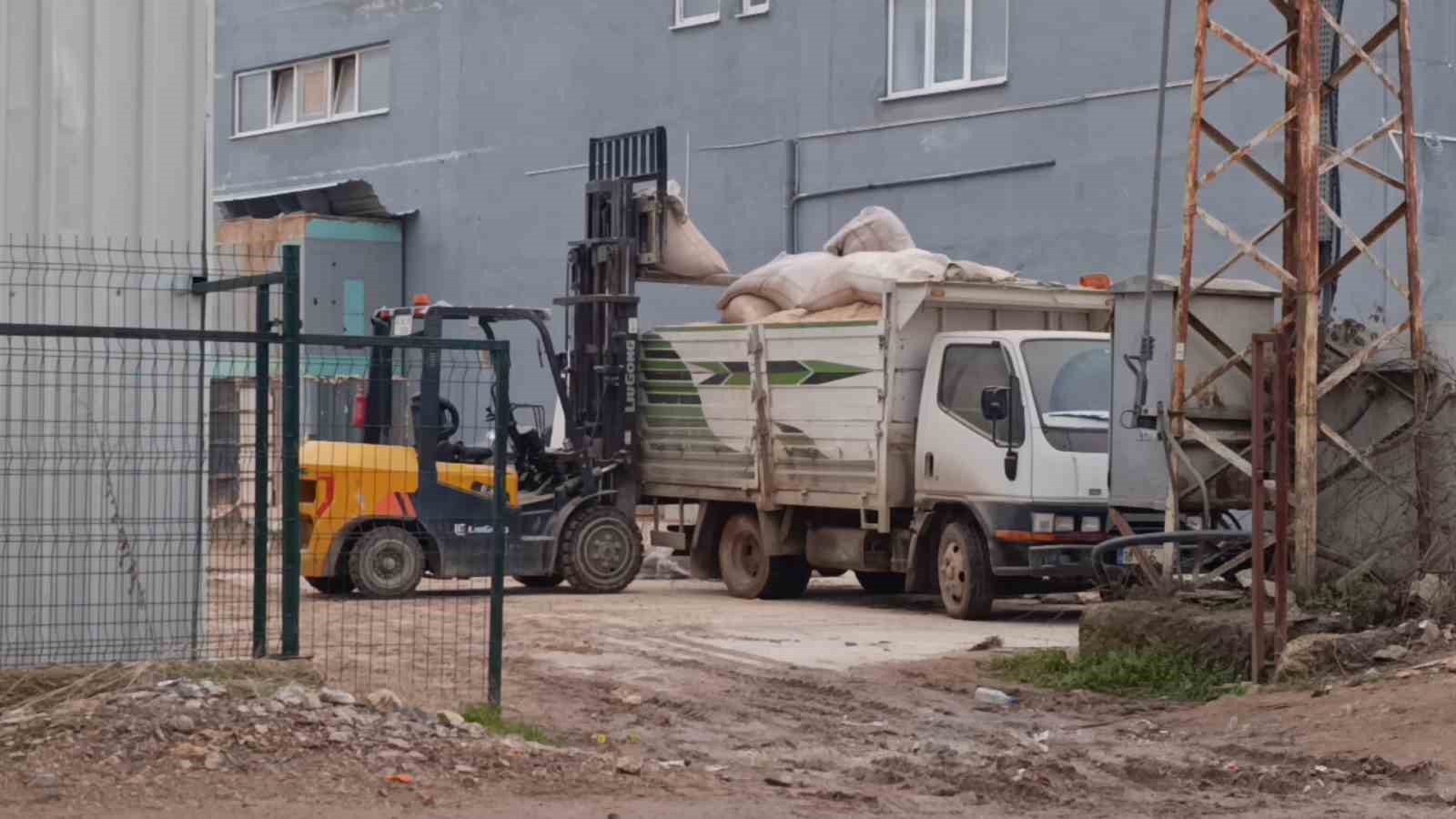 İnegöl’de forkliftten düşen işçi hayatını kaybetti
