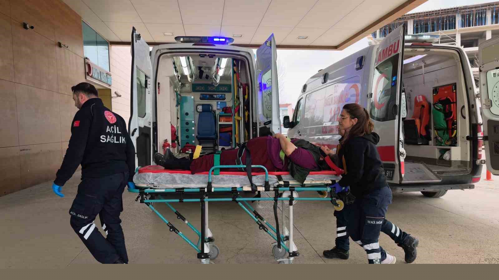 İnegöl’de otomobiller çarpıştı: 5 yaralı
