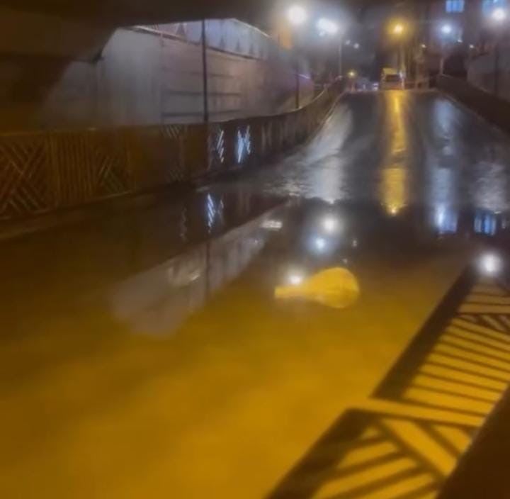 İnegöl’de sağanak hayatı felç etti
