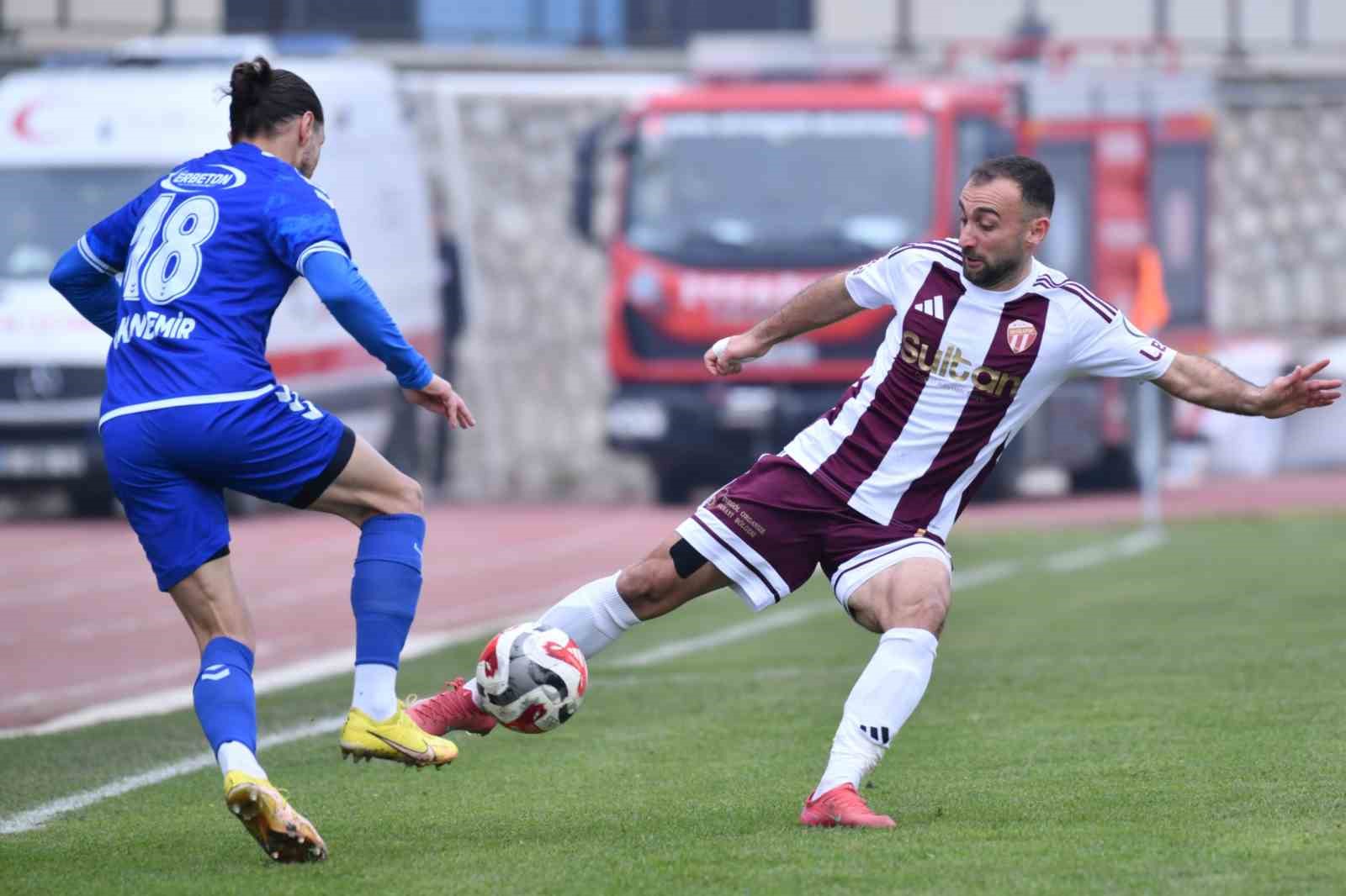 İnegölspor sahasında Erbaaspor’a 2-1 mağlup oldu
