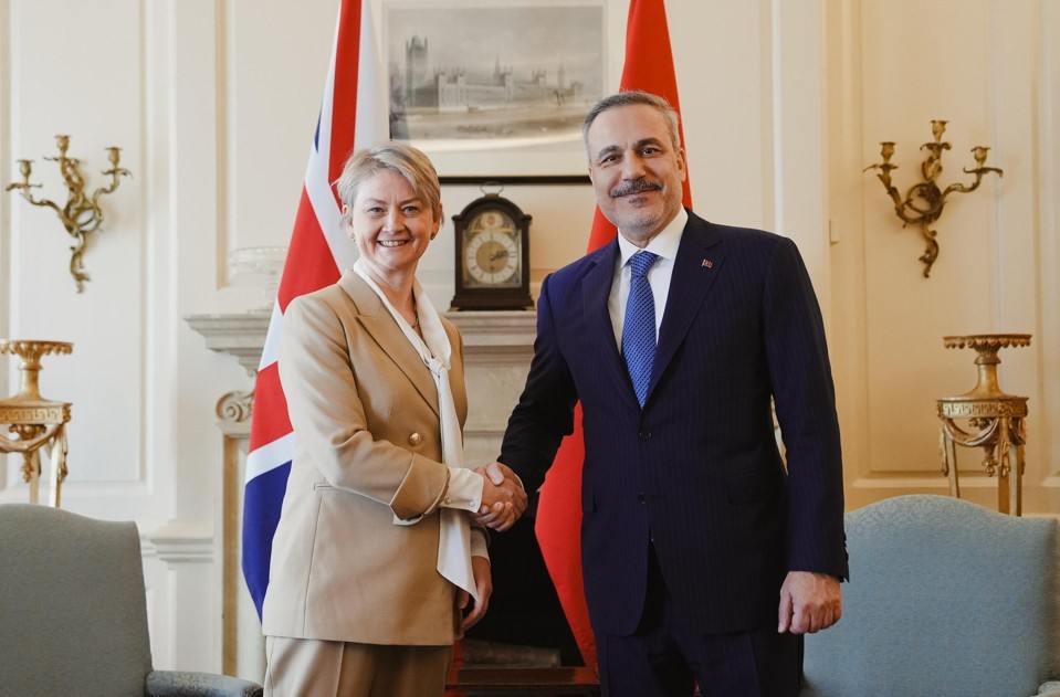 İngiliz Bakan Cooper’dan Bakan Fidan’la görüşme sonrası paylaşım
