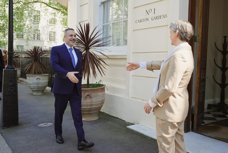 İngiliz Bakan Cooper’dan Bakan Fidan’la görüşme sonrası paylaşım
