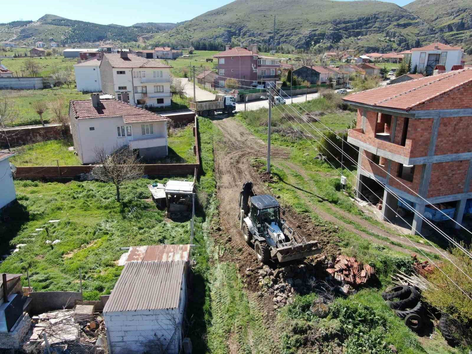 İnönü Belediyesi’nin yol çalışmaları aralıksız sürüyor
