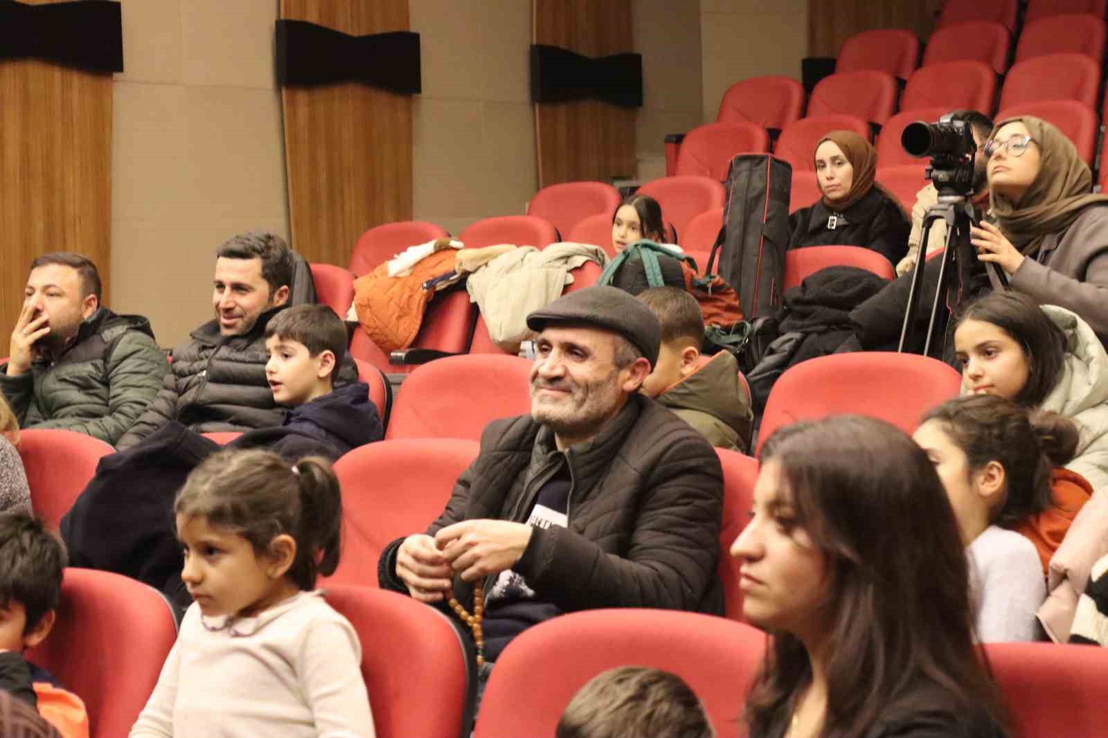 İnönü Üniversitesi’nden üç kuşağı bir araya getiren bilim kafe etkinliği
İnönü Üniversitesi’nden üç kuşağı bir araya getiren bilim kafe etkinliği