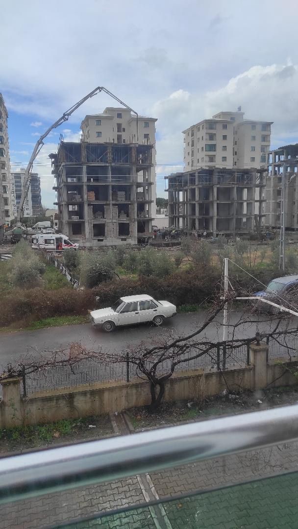 İnşaatın 5’inci katından düşen işçi öldü
