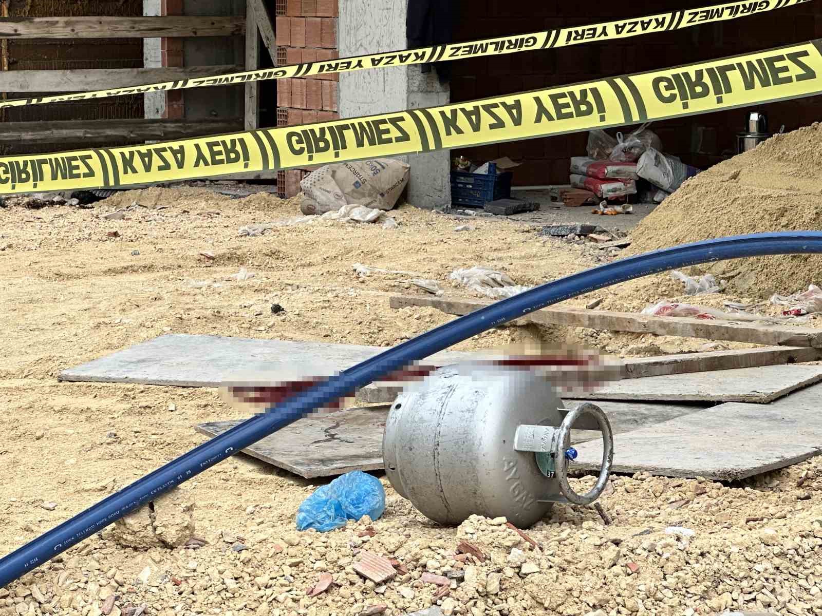 İnşaatta kafasına mutfak tüpü düşen işçi hayatını kaybetti
