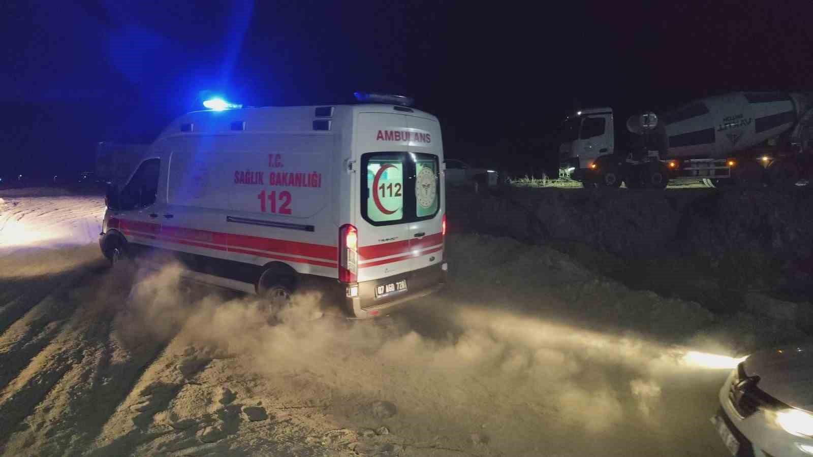 İnşaatta yaklaşık 7 metre yükseklikten düşen işçi yaralandı
