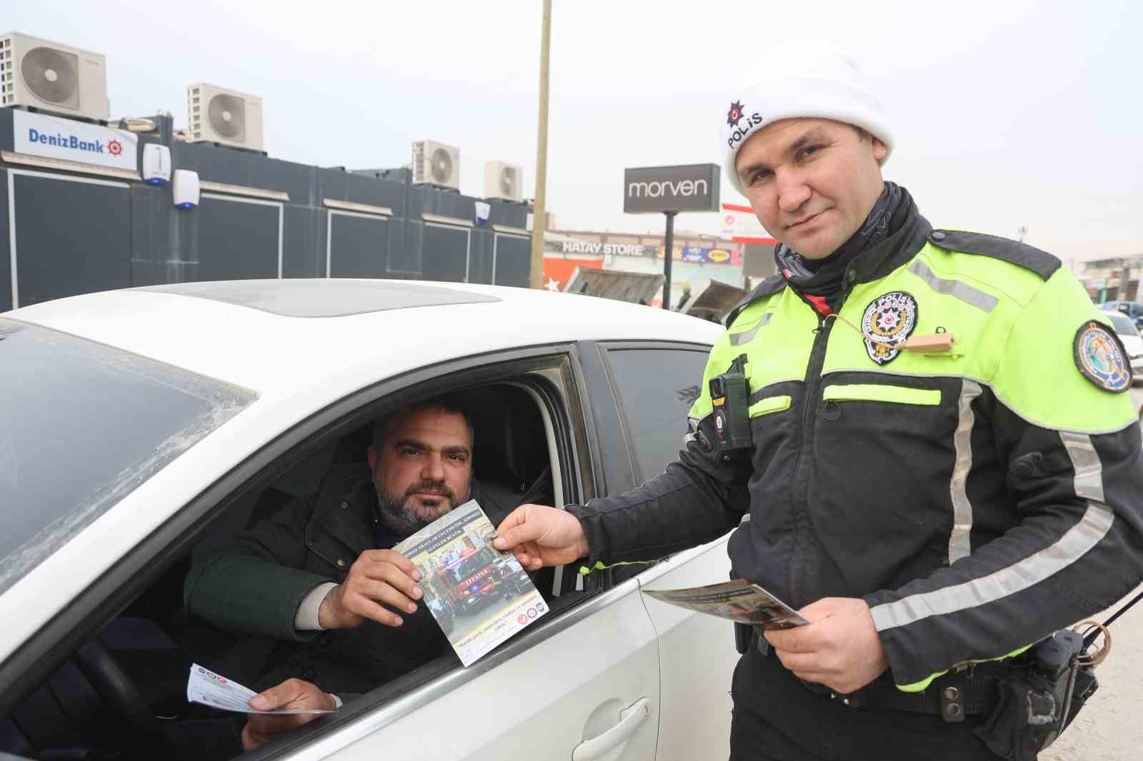 İnsan hayatına mal olabilen ’hatalı araç parkı’ konusunda sürücüler uyarıldı
