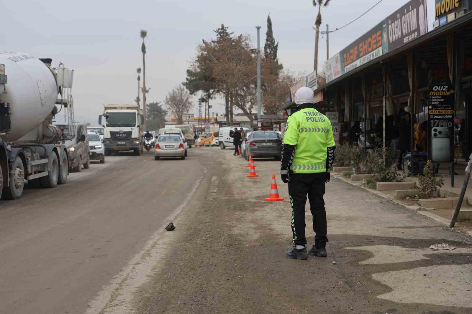 İnsan hayatına mal olabilen ’hatalı araç parkı’ konusunda sürücüler uyarıldı
