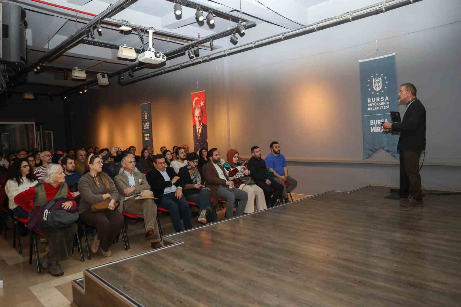 İnsanlık tarihi Bursa’da masaya yatırıldı
İnsanlık tarihi Bursa’da masaya yatırıldı