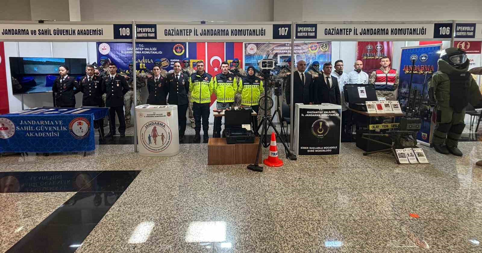 İpekyolu Bölgesel Kariyer Fuarı’nda jandarma standına yoğun ilgi
İpekyolu Bölgesel Kariyer Fuarı’nda jandarma standına yoğun ilgi