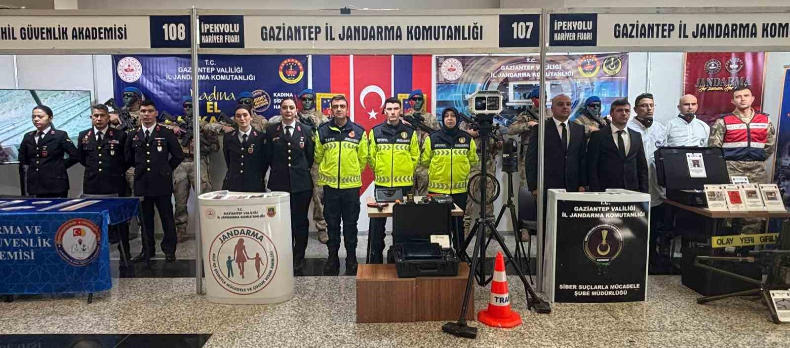 İpekyolu Bölgesel Kariyer Fuarı’nda jandarma standına yoğun ilgi
İpekyolu Bölgesel Kariyer Fuarı’nda jandarma standına yoğun ilgi