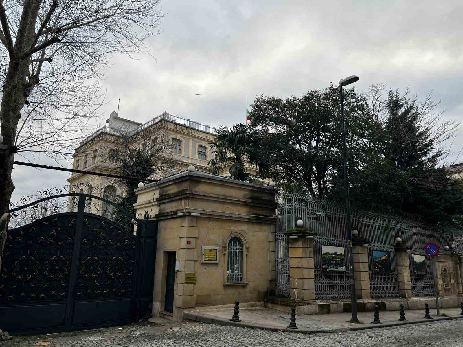 İran Başkonsolosluğu’nda bayrak yarıya indirildi
