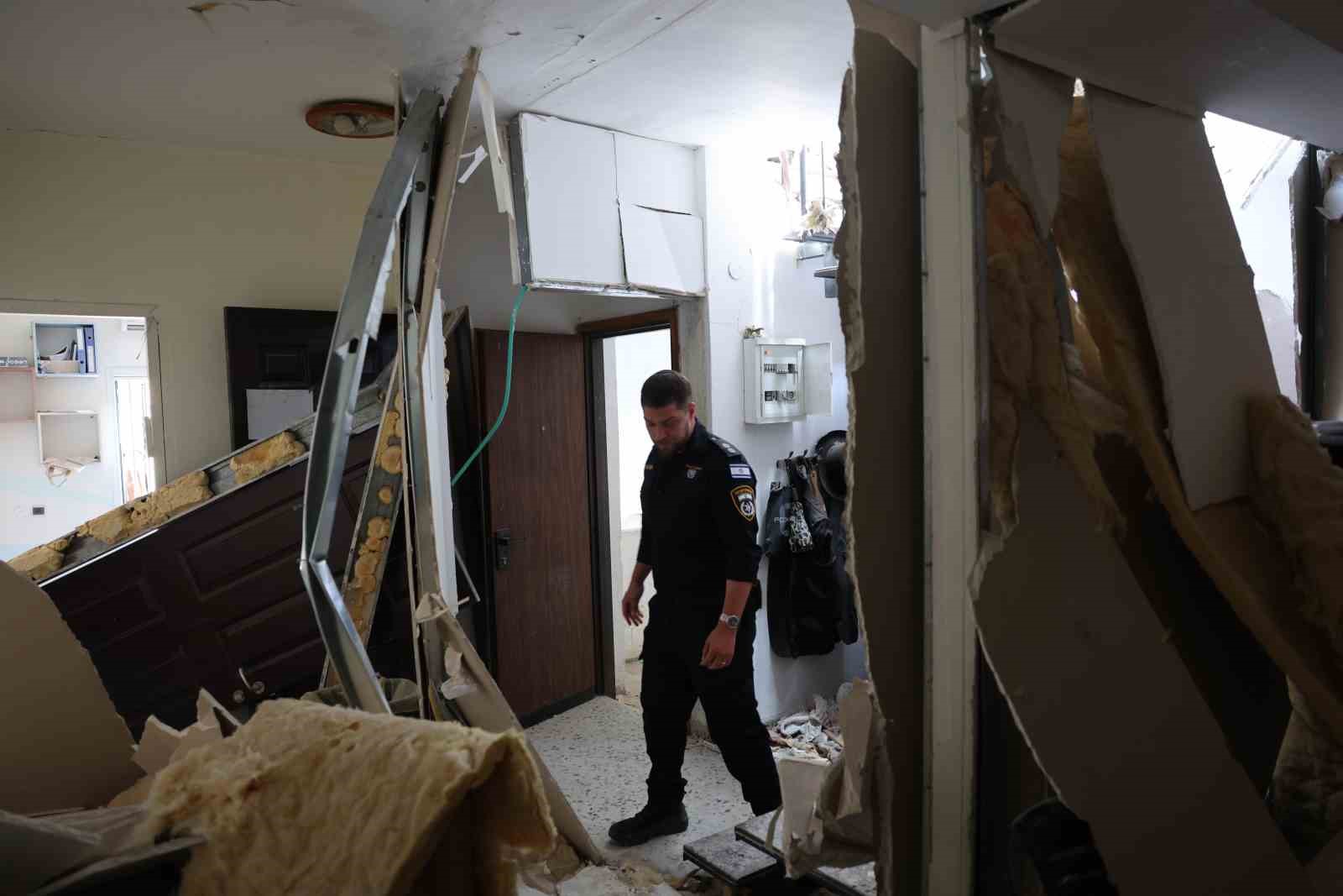 İran Devrim Muhafızları Ordusu, ABD ve İsrail’e ait üs ve askeri merkezlerin hedef alındığını açıkladı
İran Devrim Muhafızları Ordusu, ABD ve İsrail’e ait üs ve askeri merkezlerin hedef alındığını açıkladı