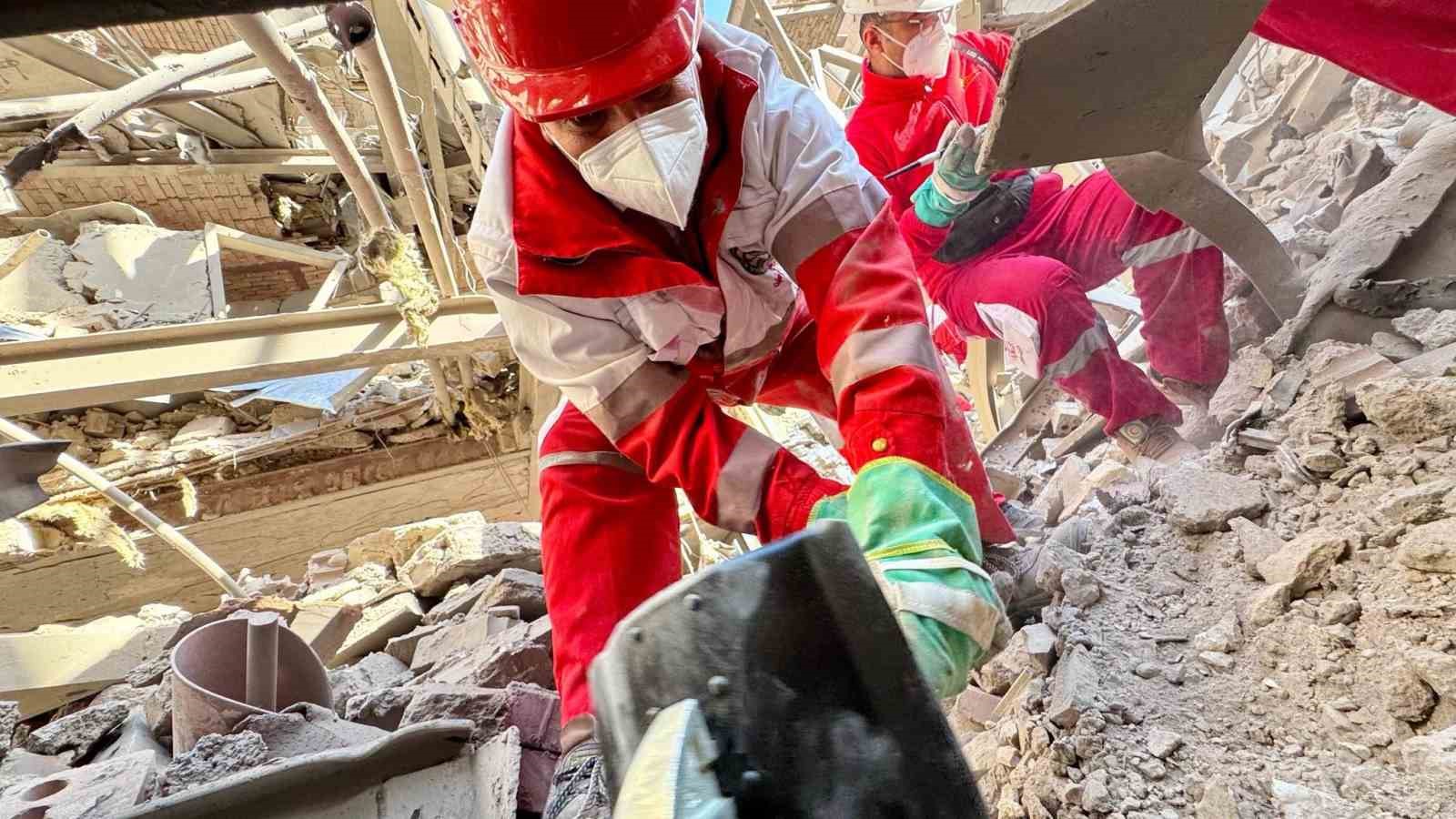 İran Kızılay: "ABD-İsrail saldırılarında 9 bin 669 sivil yapı hasar gördü"
