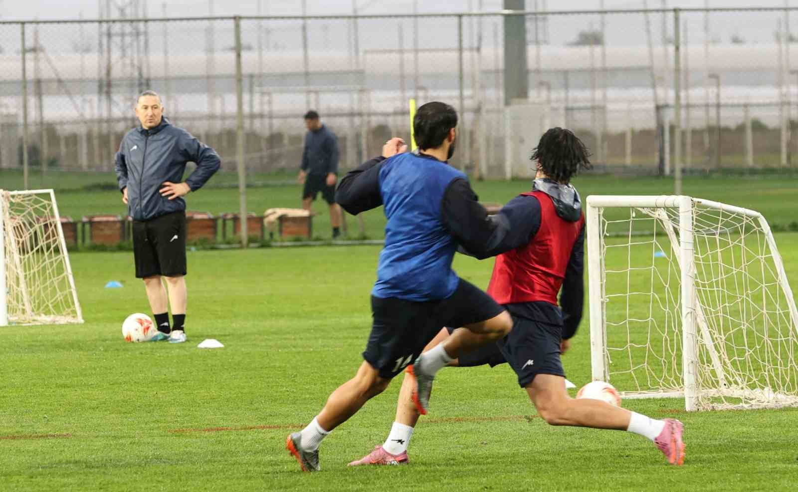 İran Milli Takımı kamp için Antalya’ya geldi
