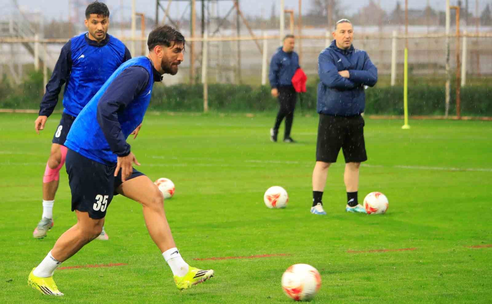 İran Milli Takımı kamp için Antalya’ya geldi
