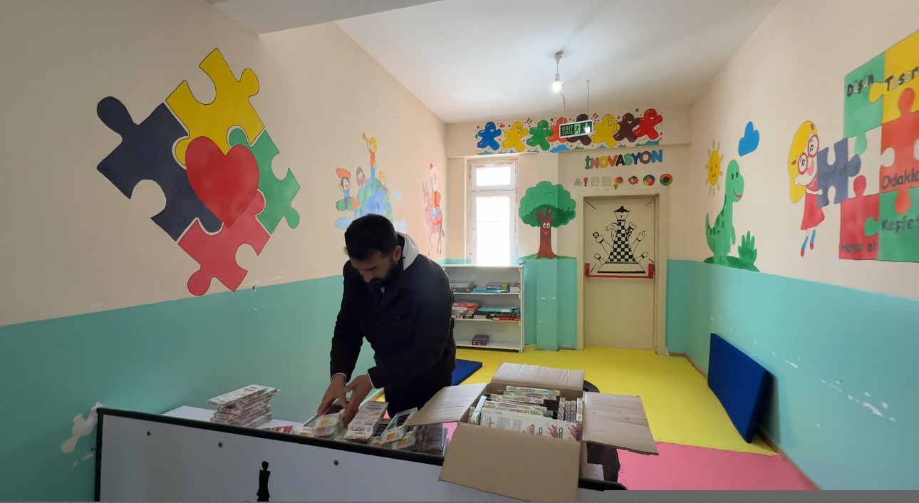 İran sınır hattındaki öğrencilere akıl ve zeka oyunları desteği
