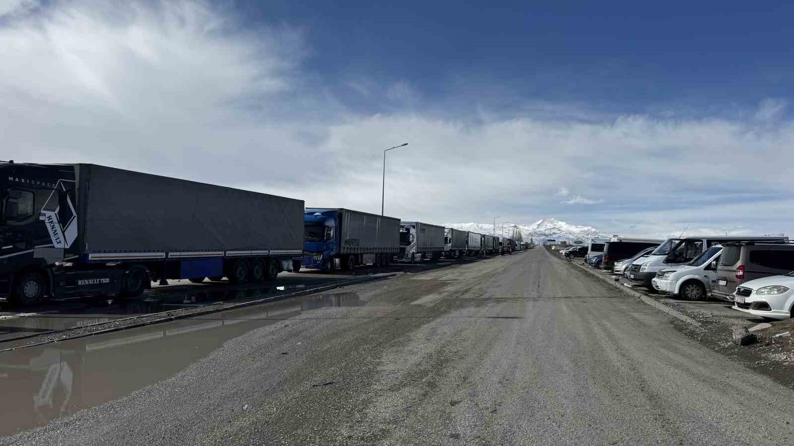 İran sınırında sakinlik hakim
İran sınırında sakinlik hakim