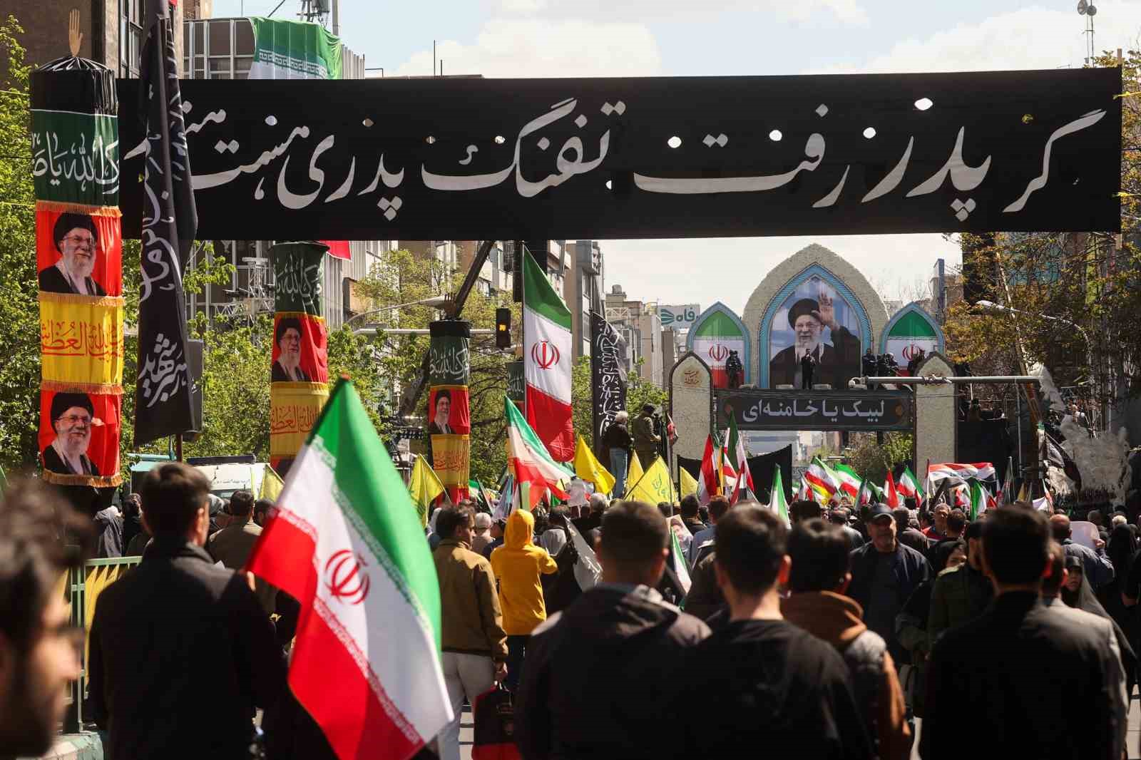 İran’da eski dini lider Hamaney, ölümünün 40’ıncı gününde anıldı
