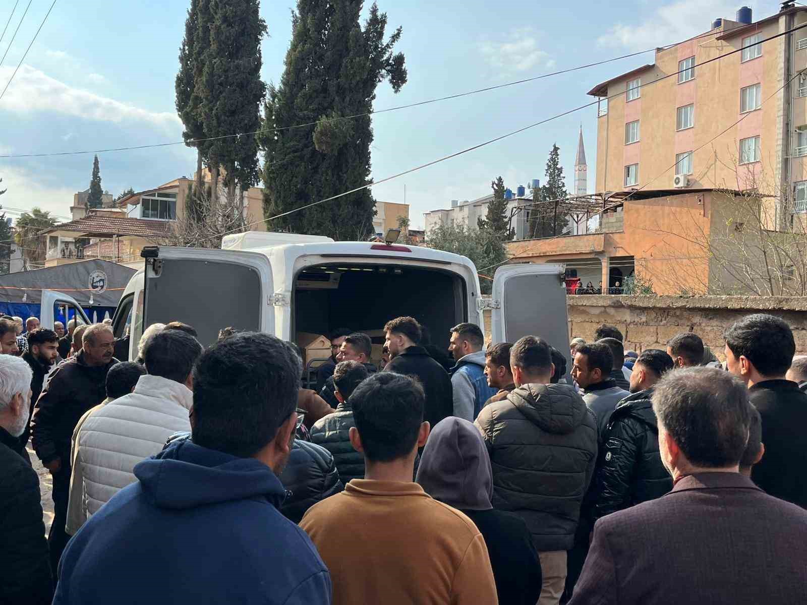 İran’da hayatını kaybeden tır şoförünün cenazesi baba ocağına getirildi
