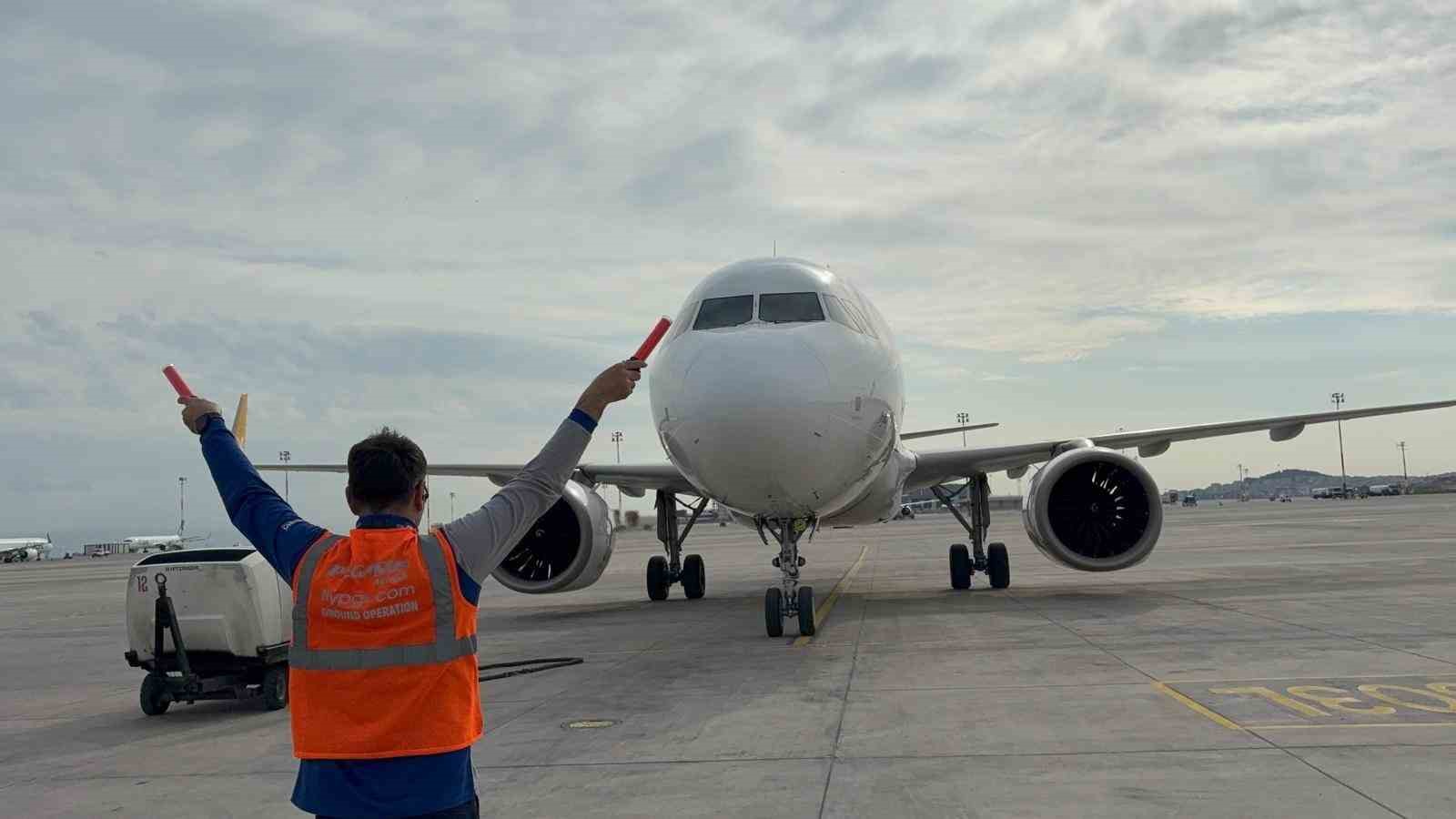 İran’da mahsur kalan Pegasus uçağı 52 gün sonra Sabiha Gökçen’de alkışlarla karşılandı
