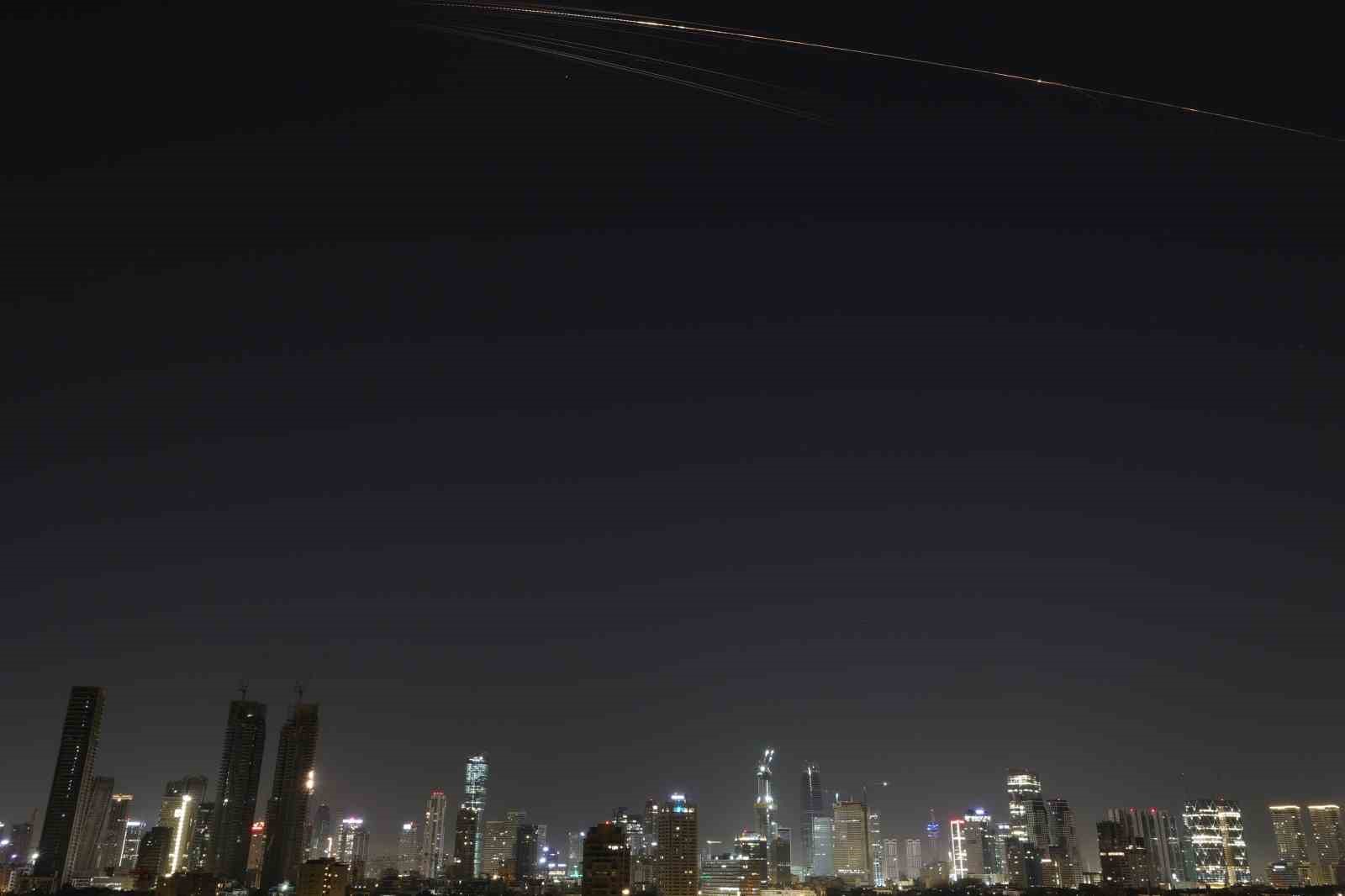 İran’dan İsrail’e yeni füze saldırıları: En az 2 kişi hayatını kaybetti
