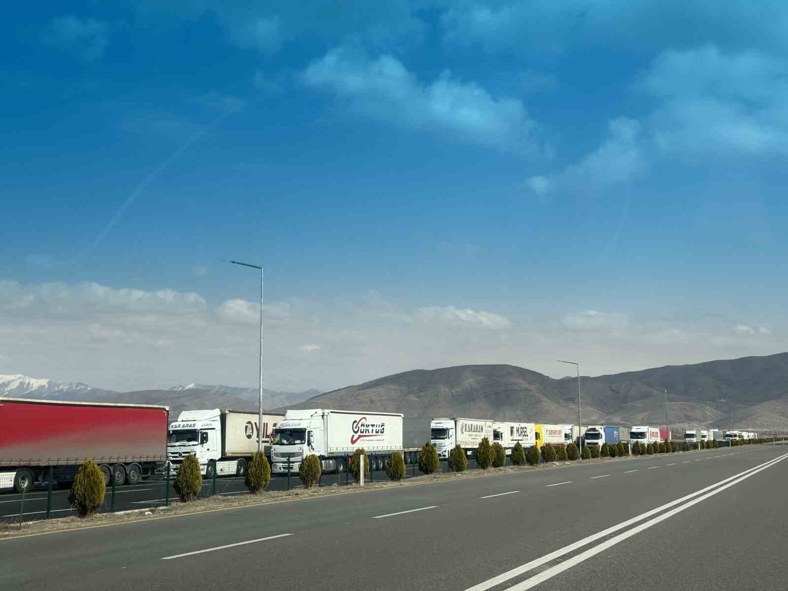 İran’dan Nahçıvan’a İHA saldırısı sonrası kapatılan sınır kapıları yeniden açıldı
