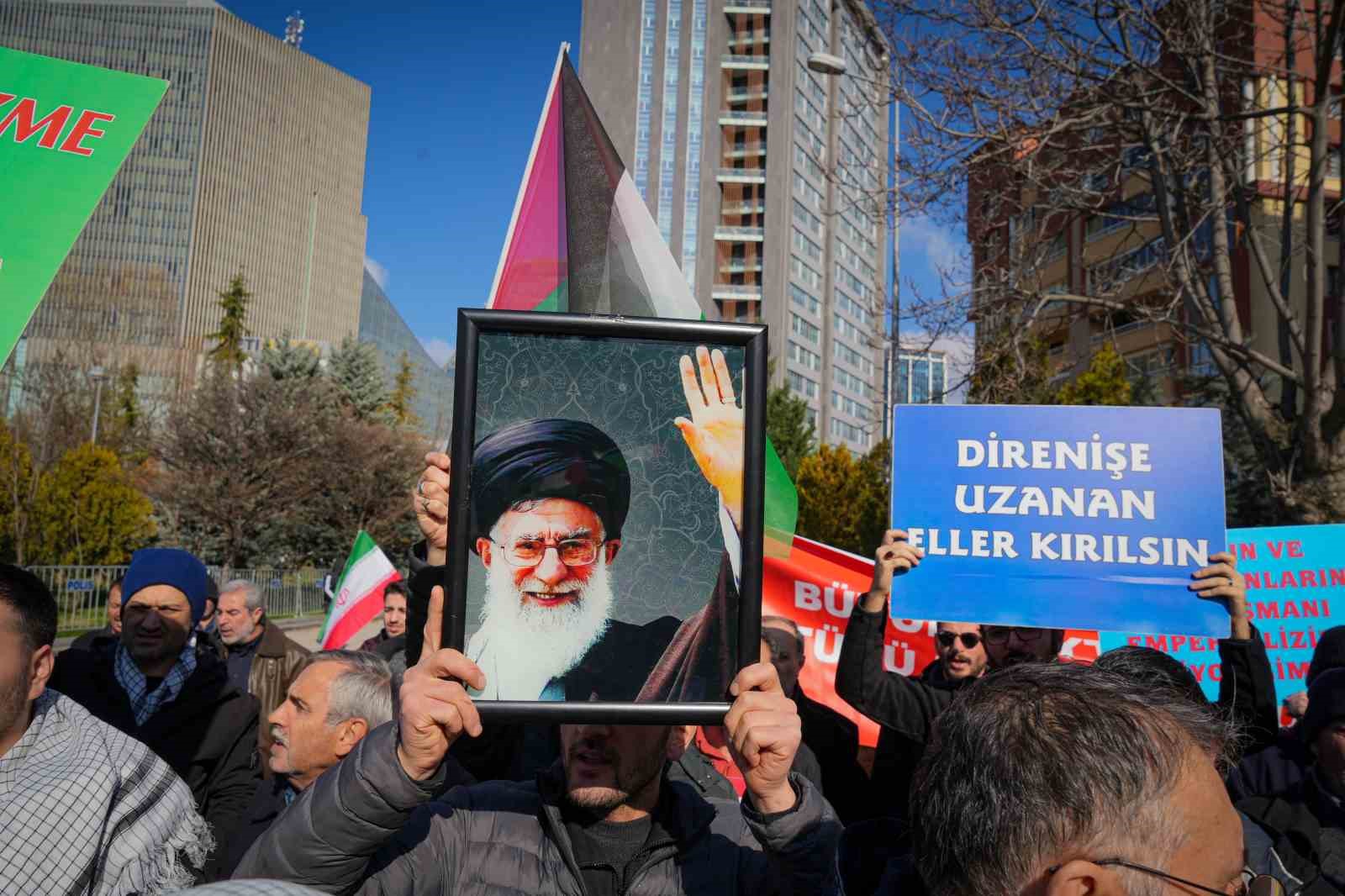 İran’ın Ankara Büyükelçiliği’nde bayraklar yarıya indi
