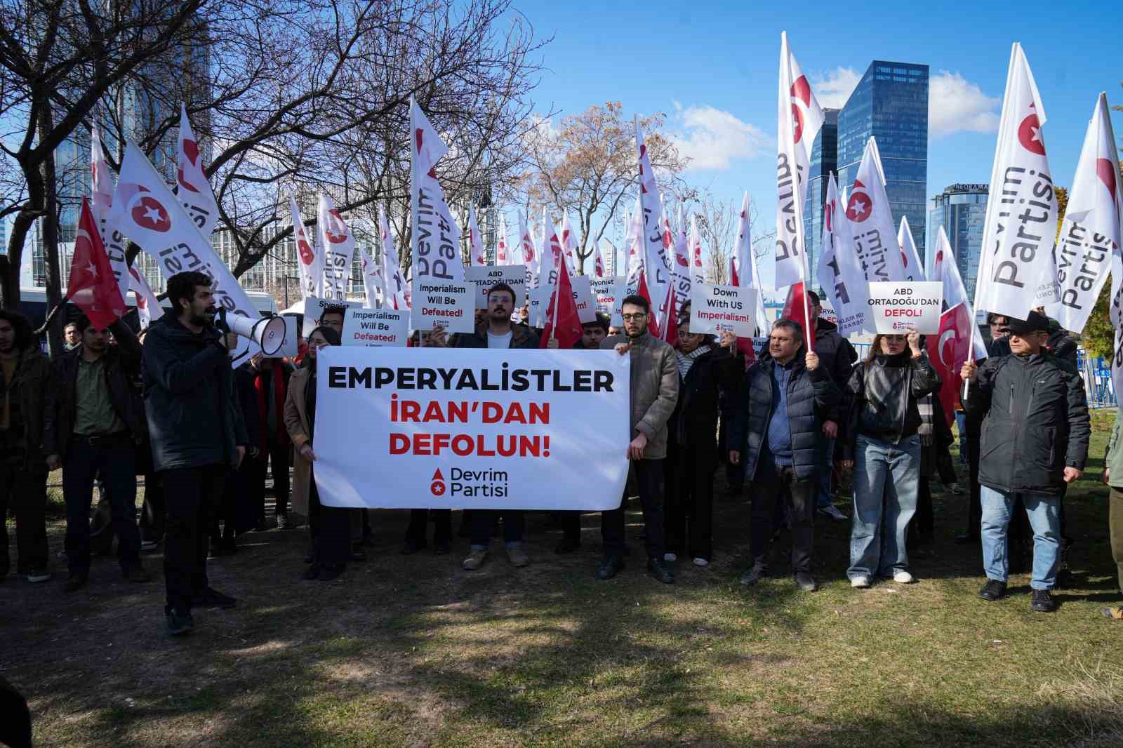 İran’ın Ankara Büyükelçiliği’nde bayraklar yarıya indi
