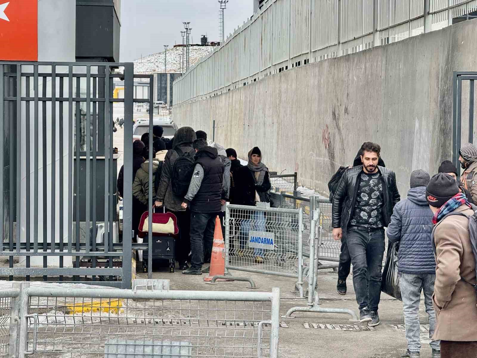 İranlılar Trump’a tepkili: Sorunumuz savaş değil ekonomi
