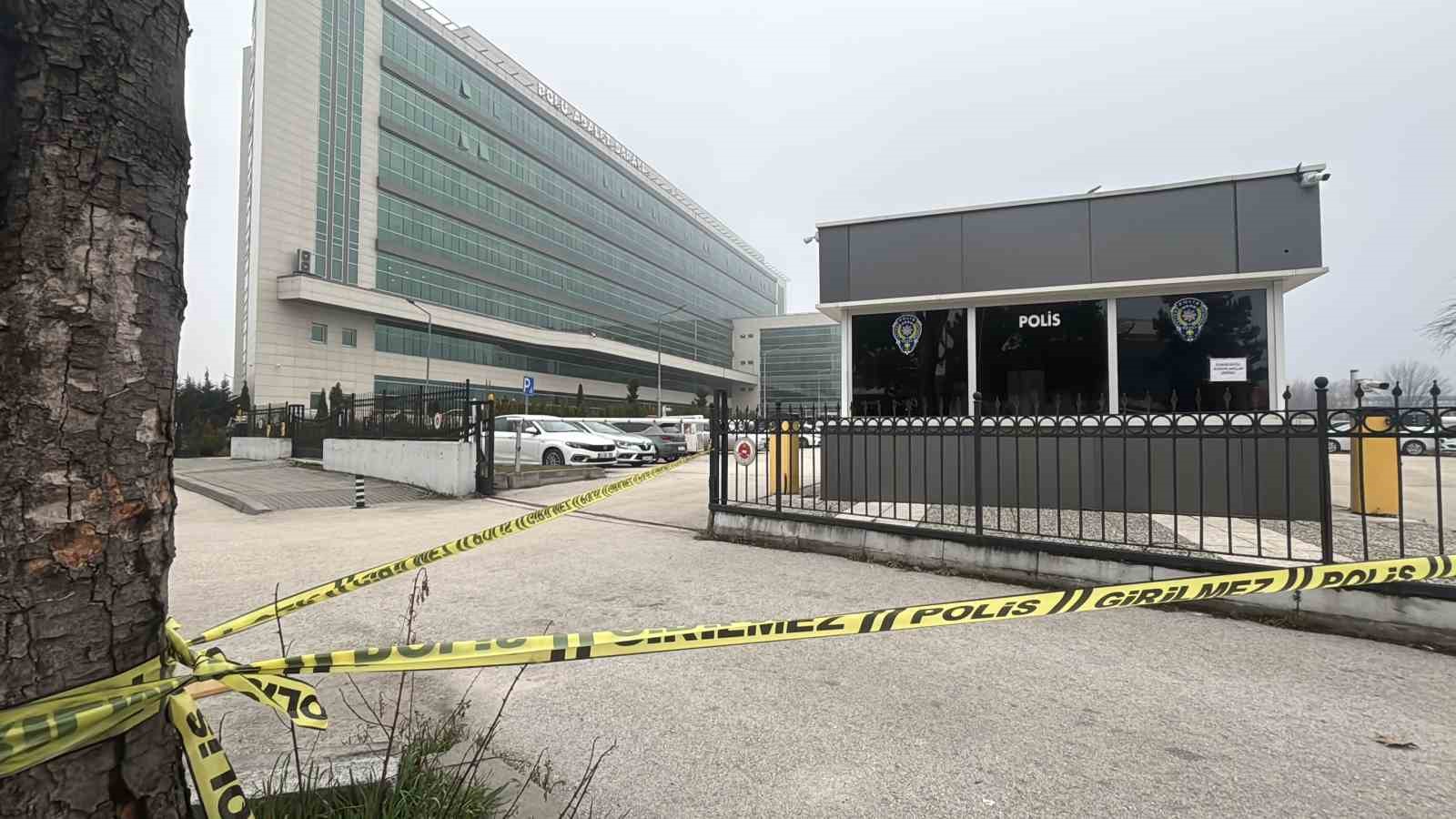 İrtikap soruşturmasında yeni gelişme: Tanju Özcan ve 12 kişi adliyeye sevk edildi
İrtikap soruşturmasında yeni gelişme: Tanju Özcan ve 12 kişi adliyeye sevk edildi