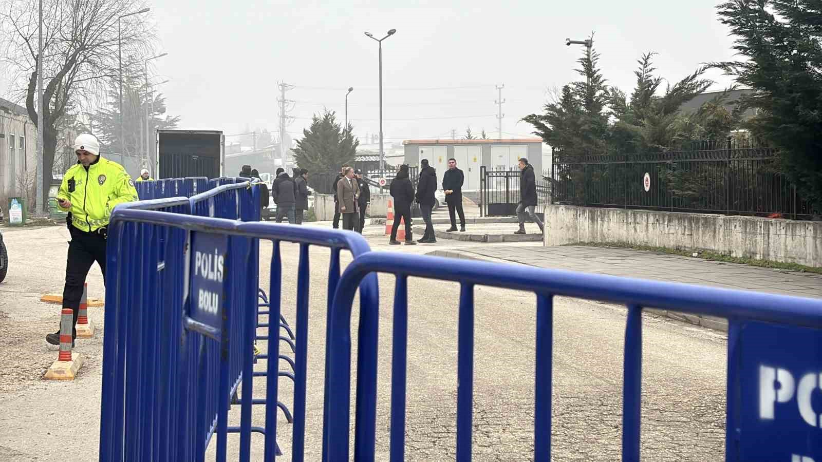 İrtikap soruşturmasında yeni gelişme: Tanju Özcan ve 12 kişi adliyeye sevk edildi
İrtikap soruşturmasında yeni gelişme: Tanju Özcan ve 12 kişi adliyeye sevk edildi